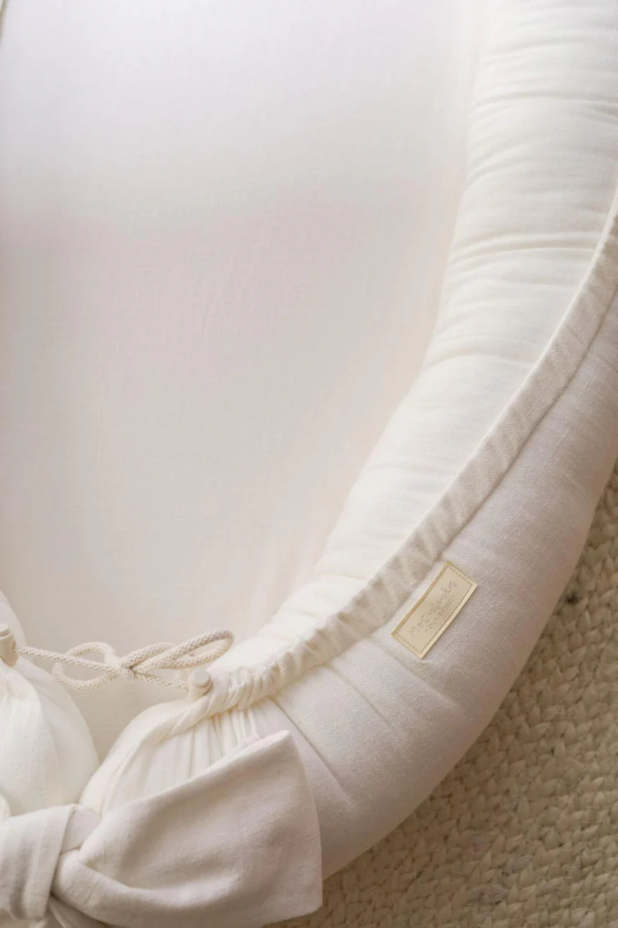 Baby Nest for Newborn. Linen BabyNest Ivory